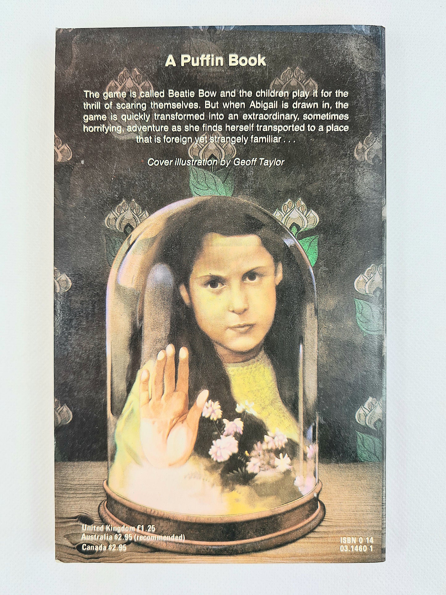 Playing Beatie Bow by Ruth Park. Old children's book, Puffin books
