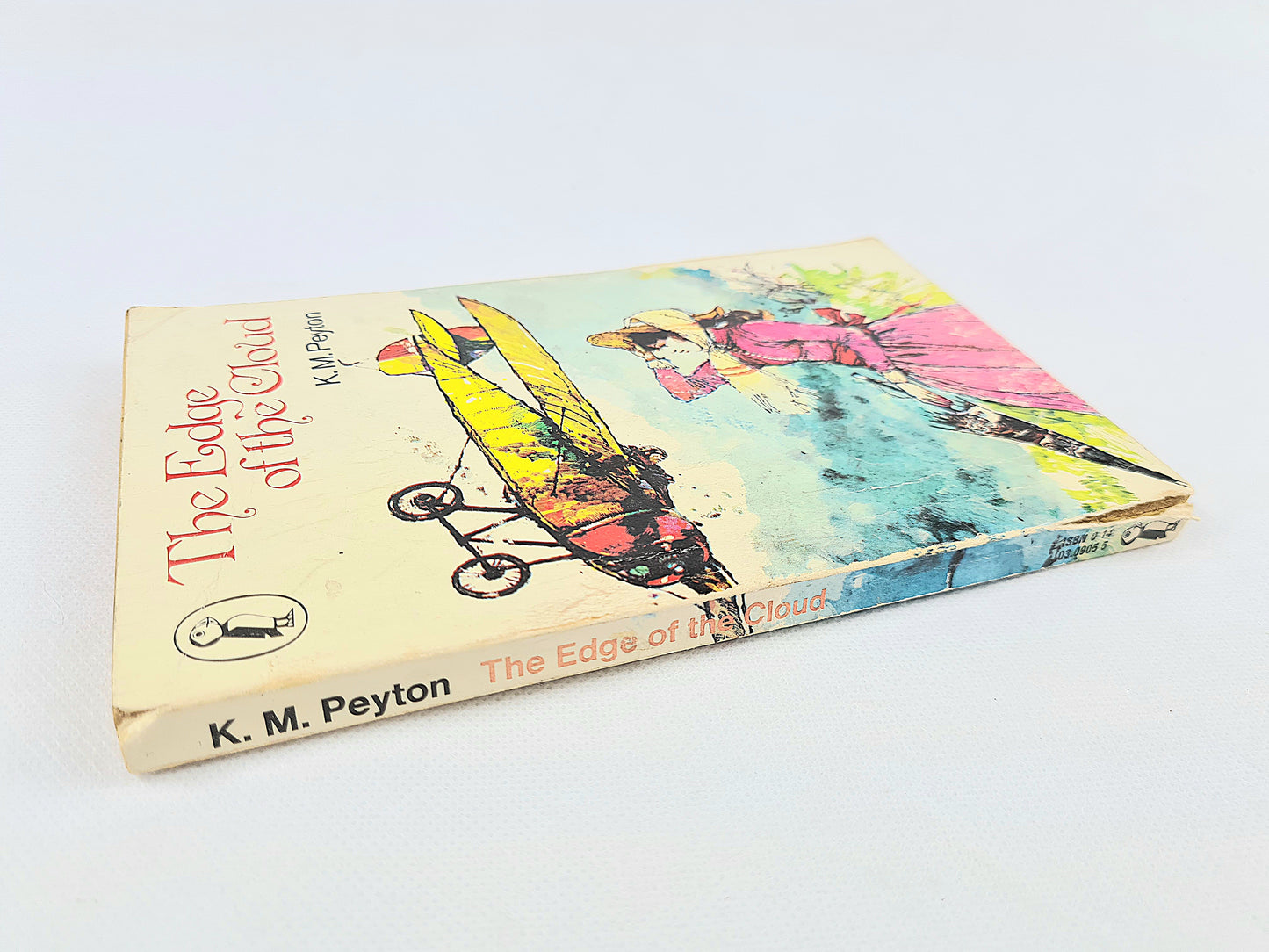 The Edge Of The Cloud by K.M Peyton. Vintage childrens book. Puffin Books