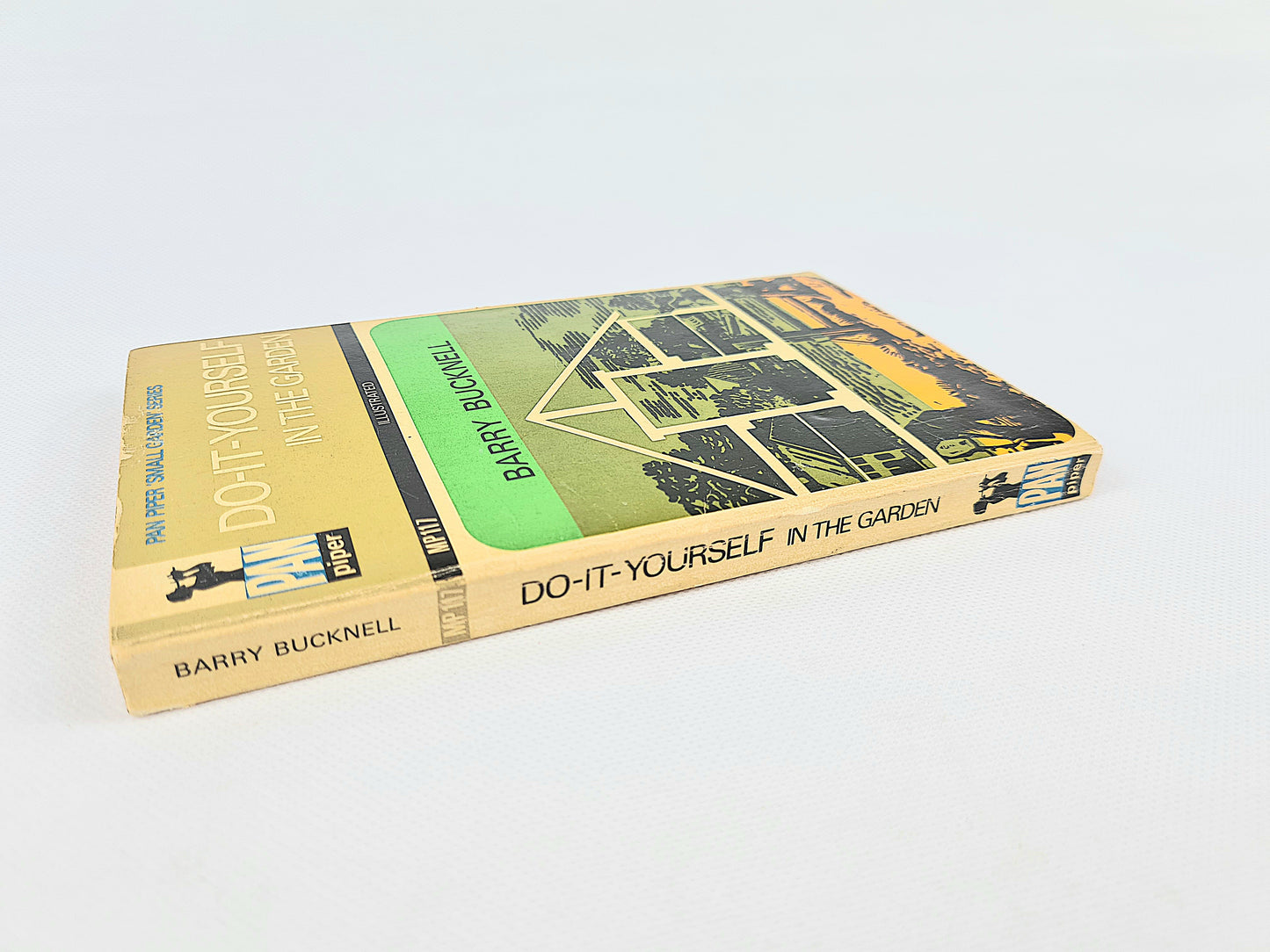 Do It Yourself In The Garden by Barry Bucknell. Illustrated vintage gardening book. Pan Books