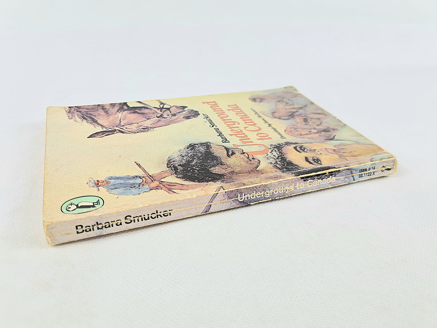 Underground to Canada by Barbara Smucker. Childrens Puffin Books