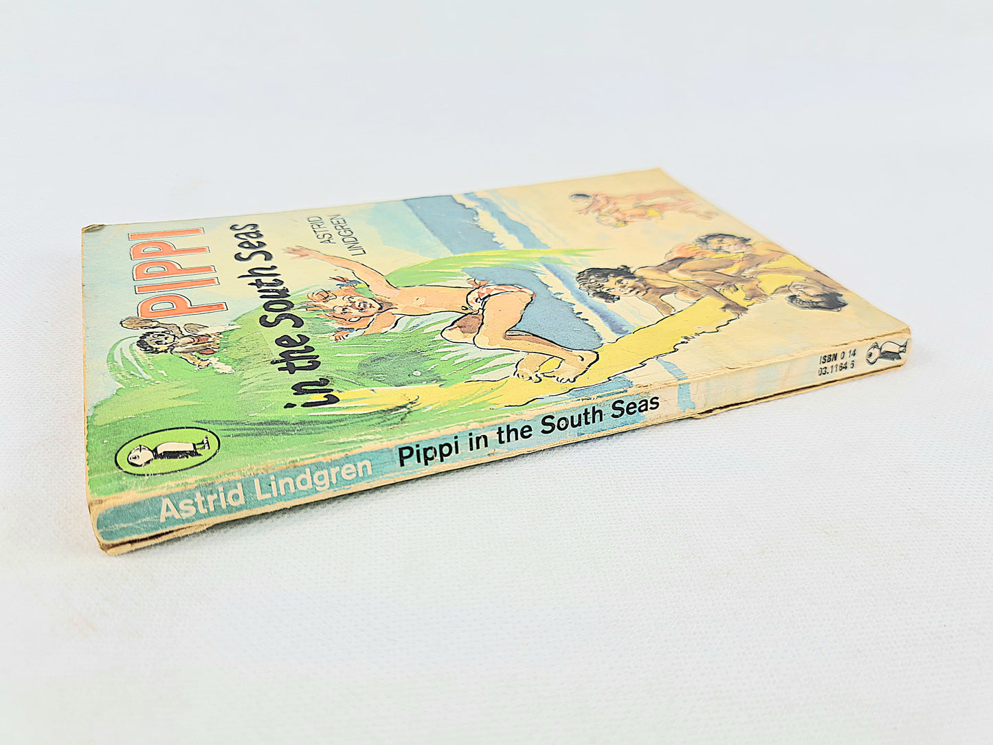 Pippi in the South Seas by Astrid Lindgren. Vintage childrens books, Puffin books