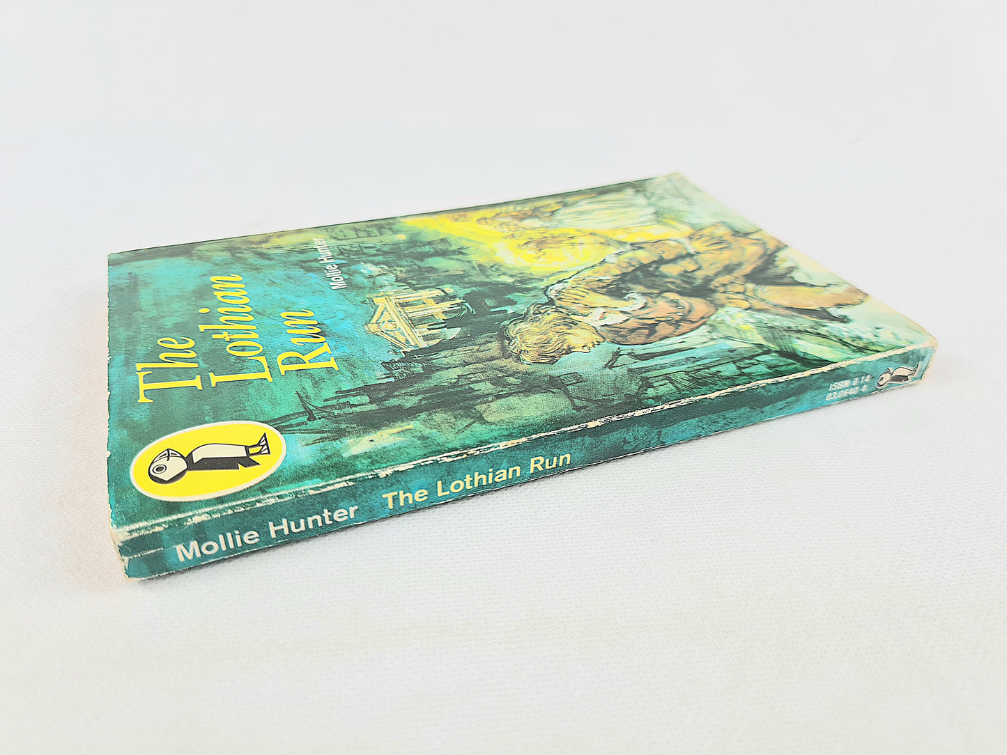 The Lothian Run by Mollie Hunter. Children's Puffin book