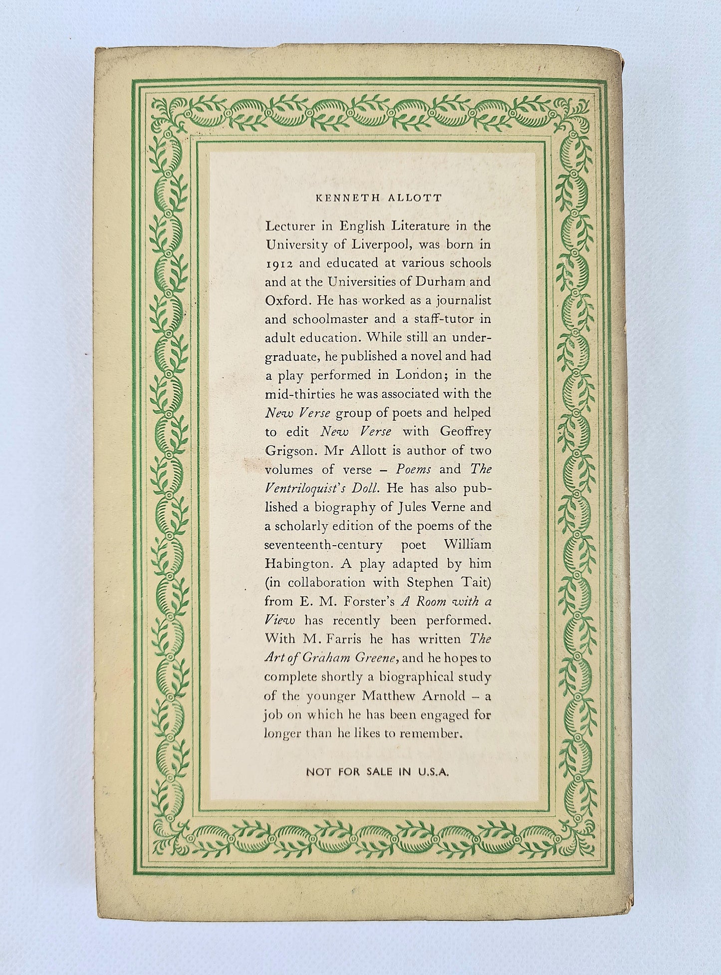 The Penguin Poets, Contemporary Verse. Vintage poetry book