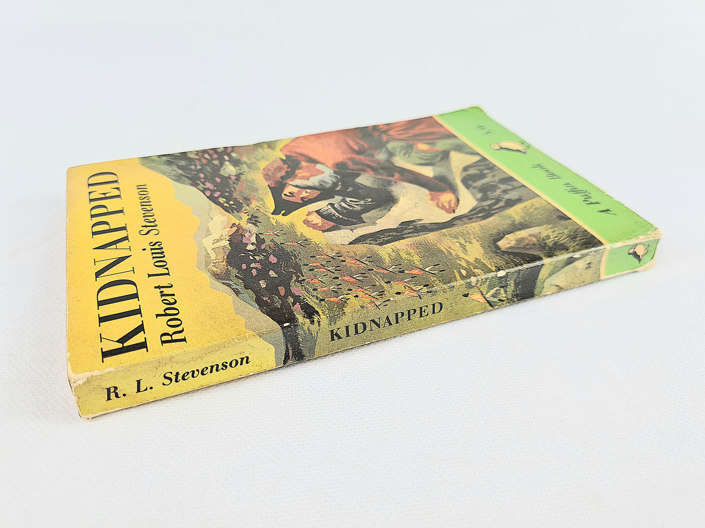 Kidnapped by Robert Louis Stevenson. Vintage children's book. Puffin Books