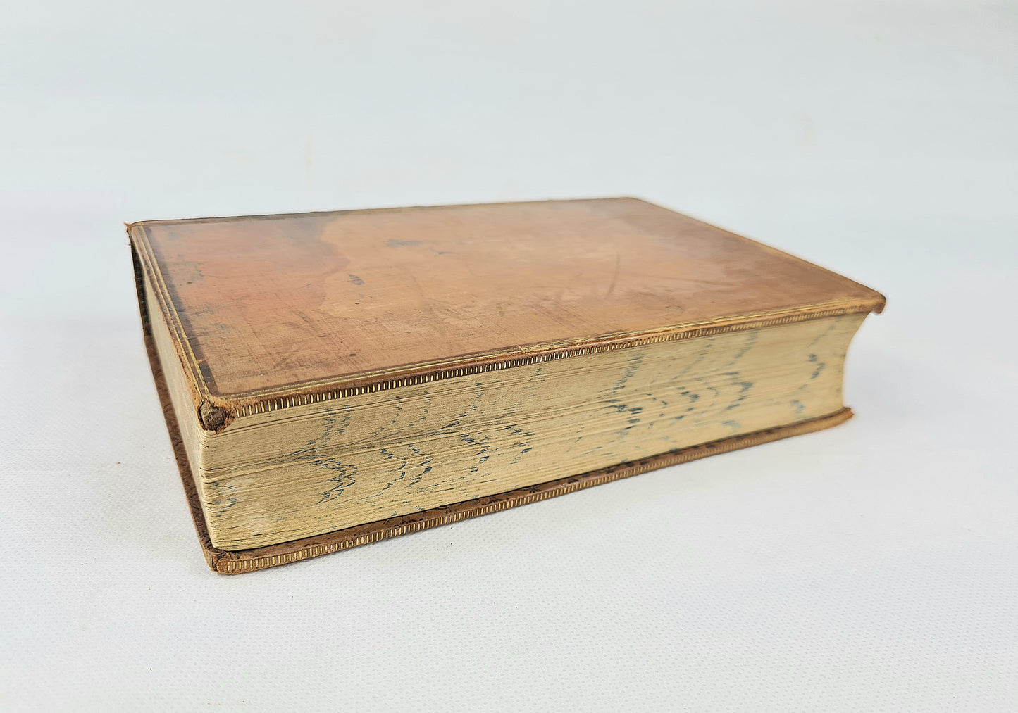 The Works Of Alfred Lord Tennyson. Antique leather-bound book. 1882