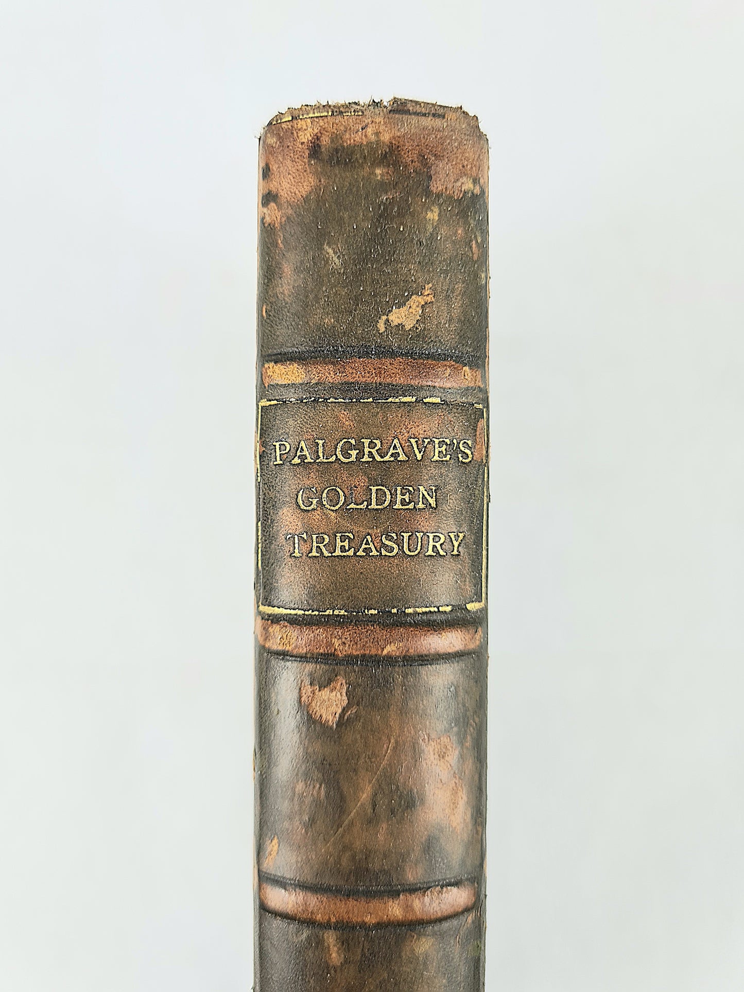 Palgraves Golden Treasury. Arranged by Francis Turner Palgrave. Antique poetry book
