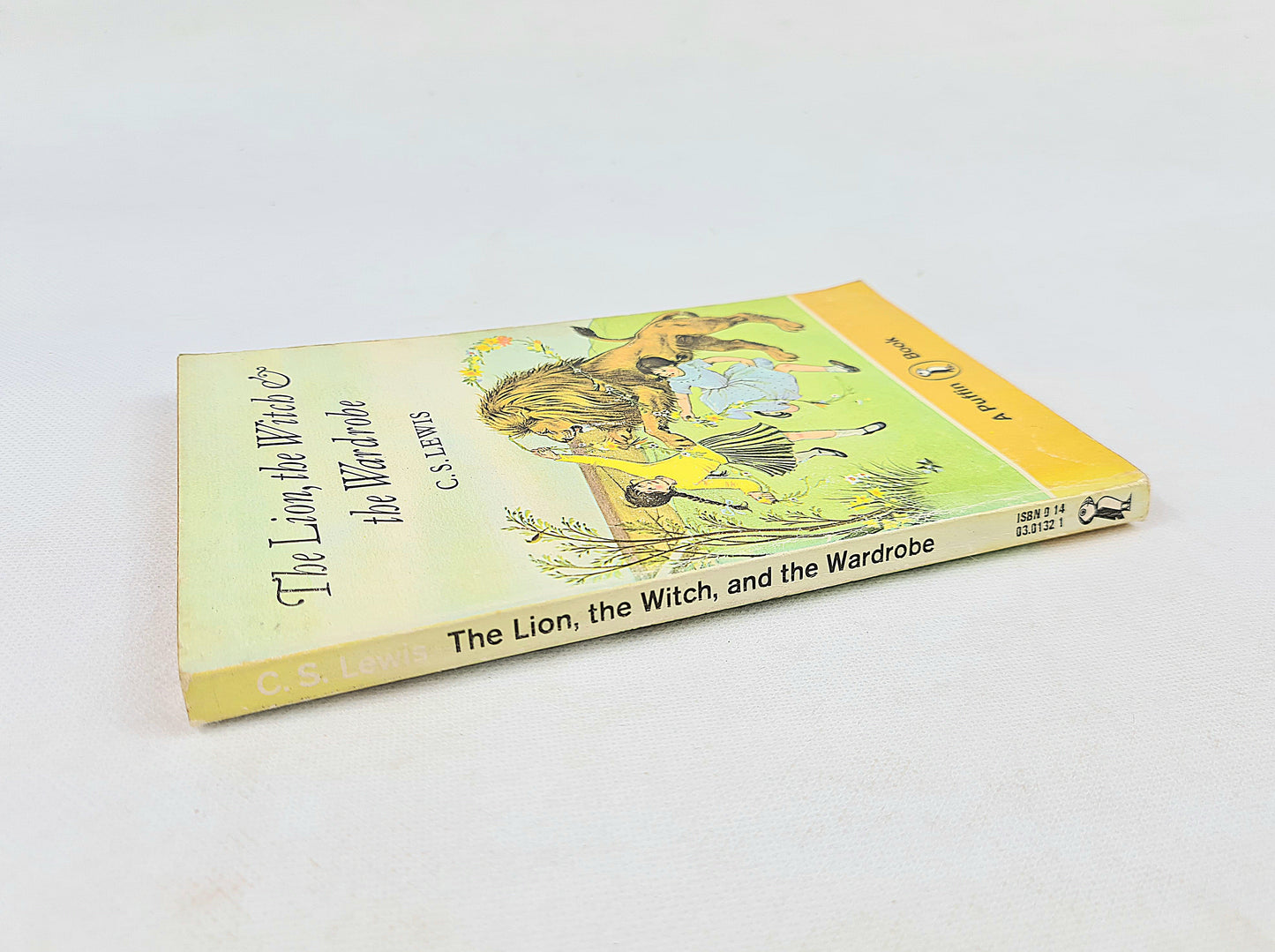 The Lion, the Witch and the Wardrobe by C.S Lewis. Vintage children's book. Puffin Books.
