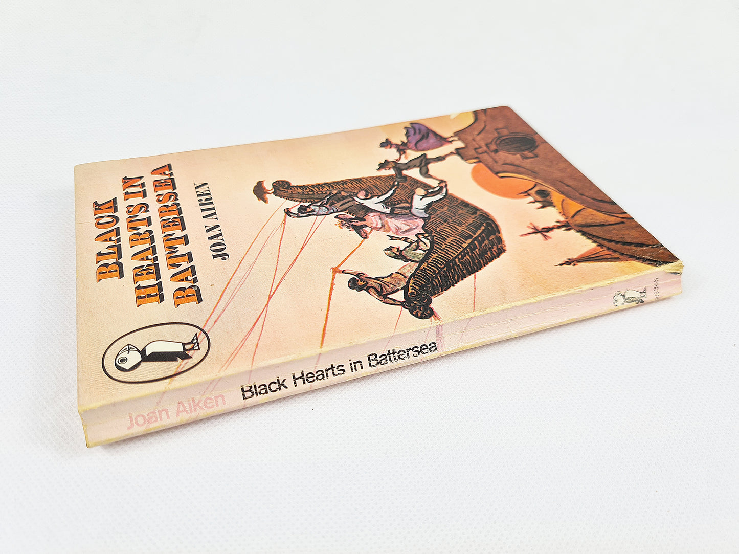 Vintage puffin book, black hearts in Battersea