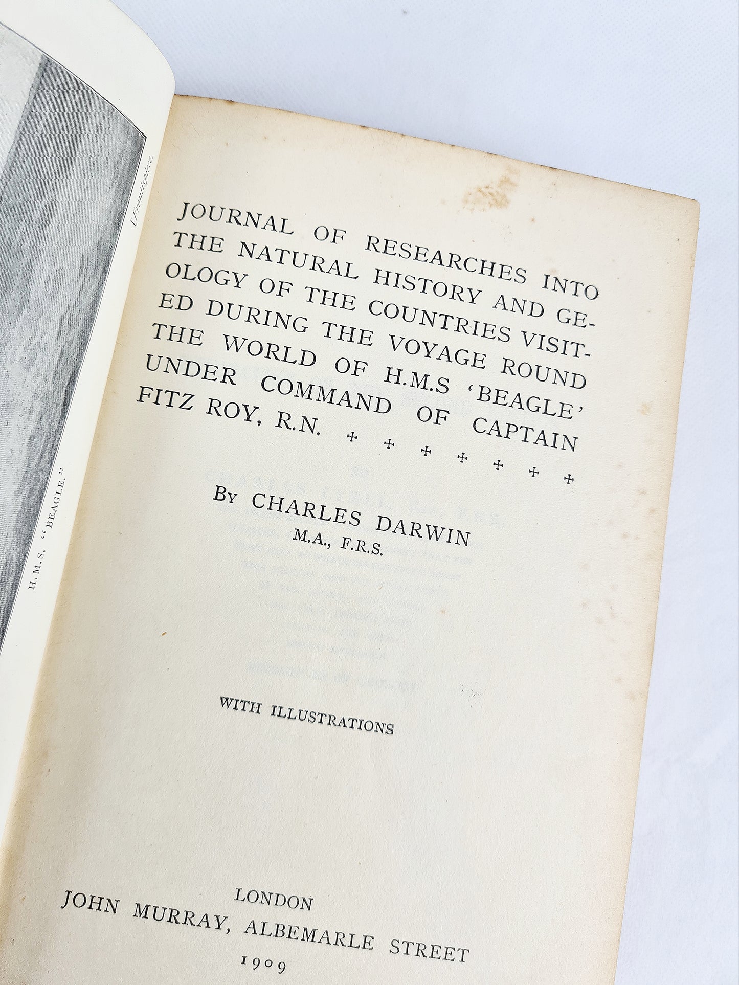 A Naturalists Voyage Around The World - Charles Darwin. Antique 1909 Edition