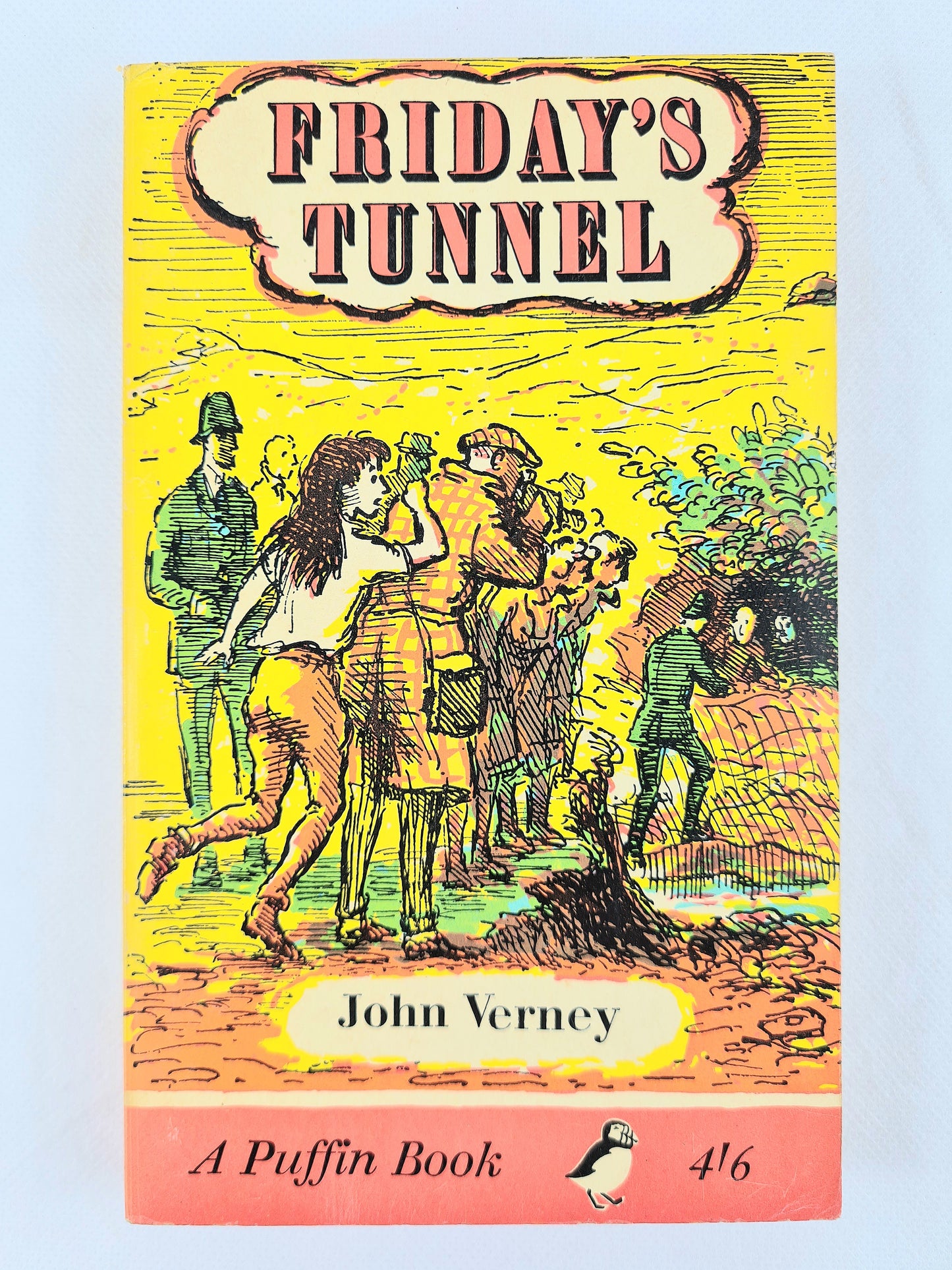 Friday's Tunnel by John Verney. Vintage children's book. Puffin Books