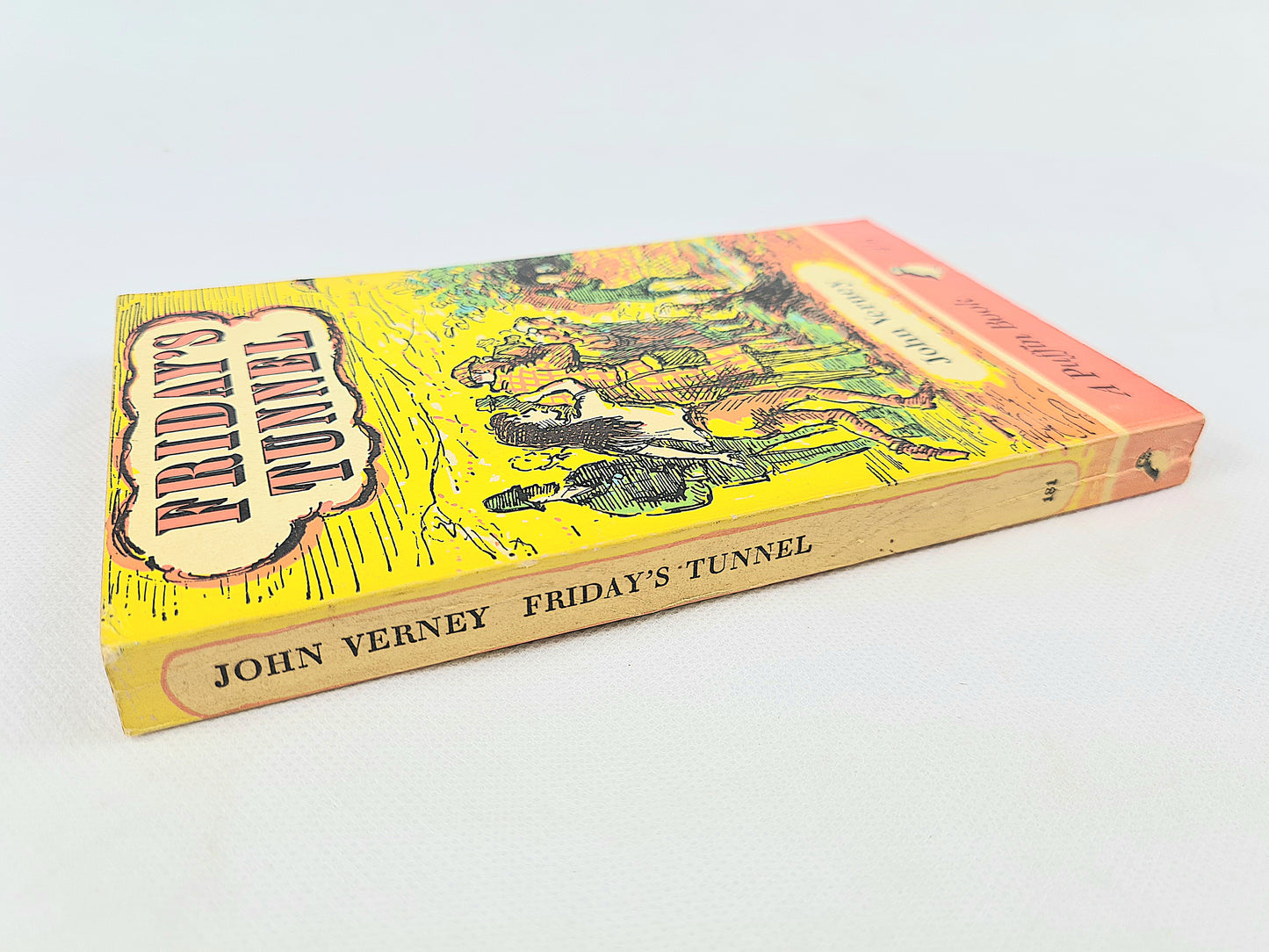 Friday's Tunnel by John Verney. Vintage children's book. Puffin Books