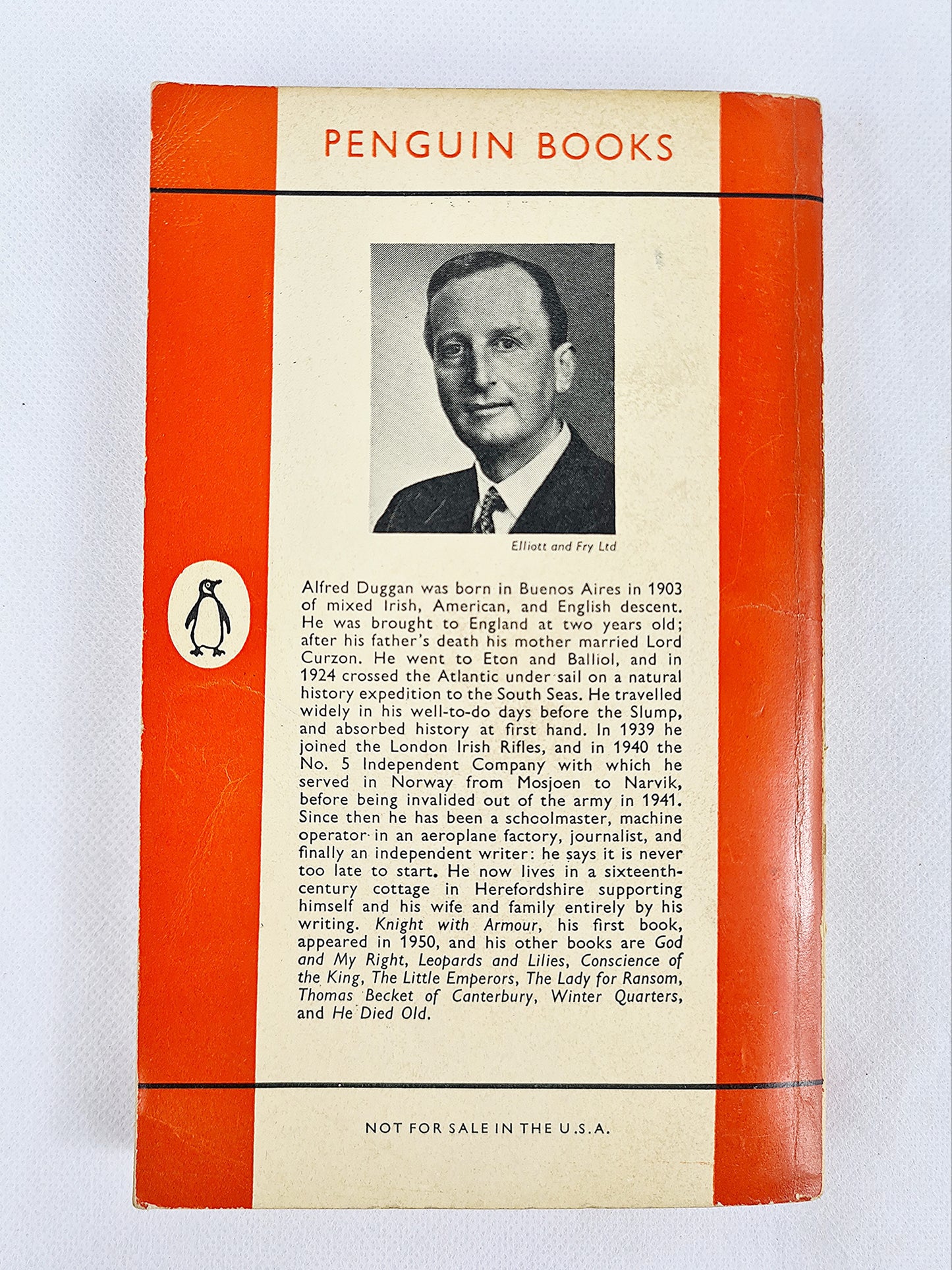 Knight With Armour, Alfred Duggan