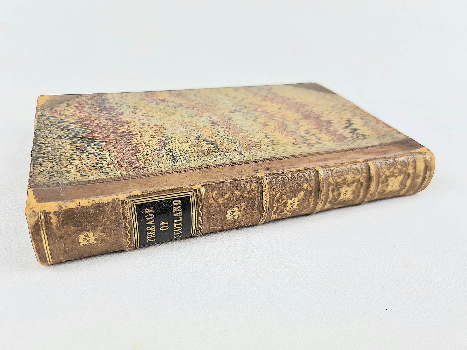 The Peerage Of Scotland 1835 edition. Antique leather bound book 