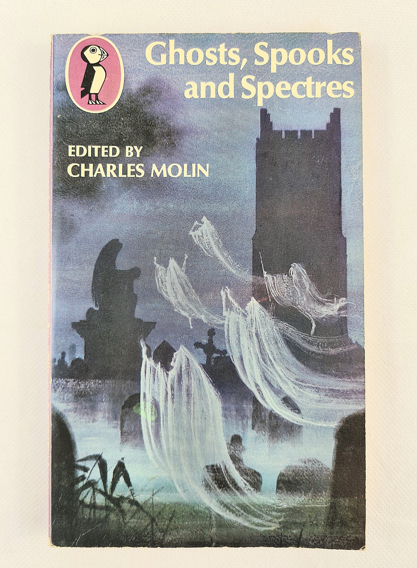 Vintage Book of Ghost stories. Puffin Books 