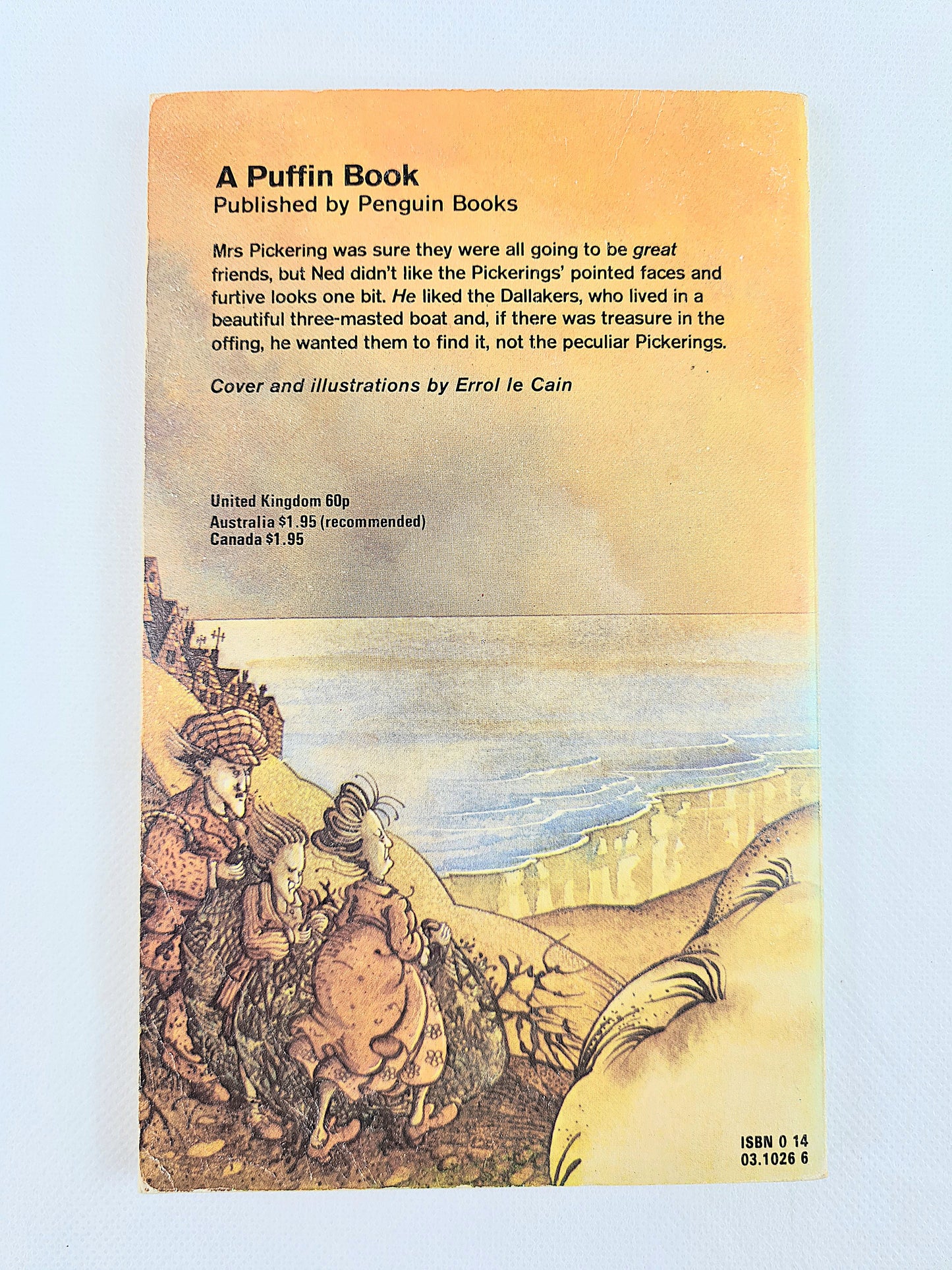 The Beachcombers by Helen Cresswell. Vintage childrens Puffin book