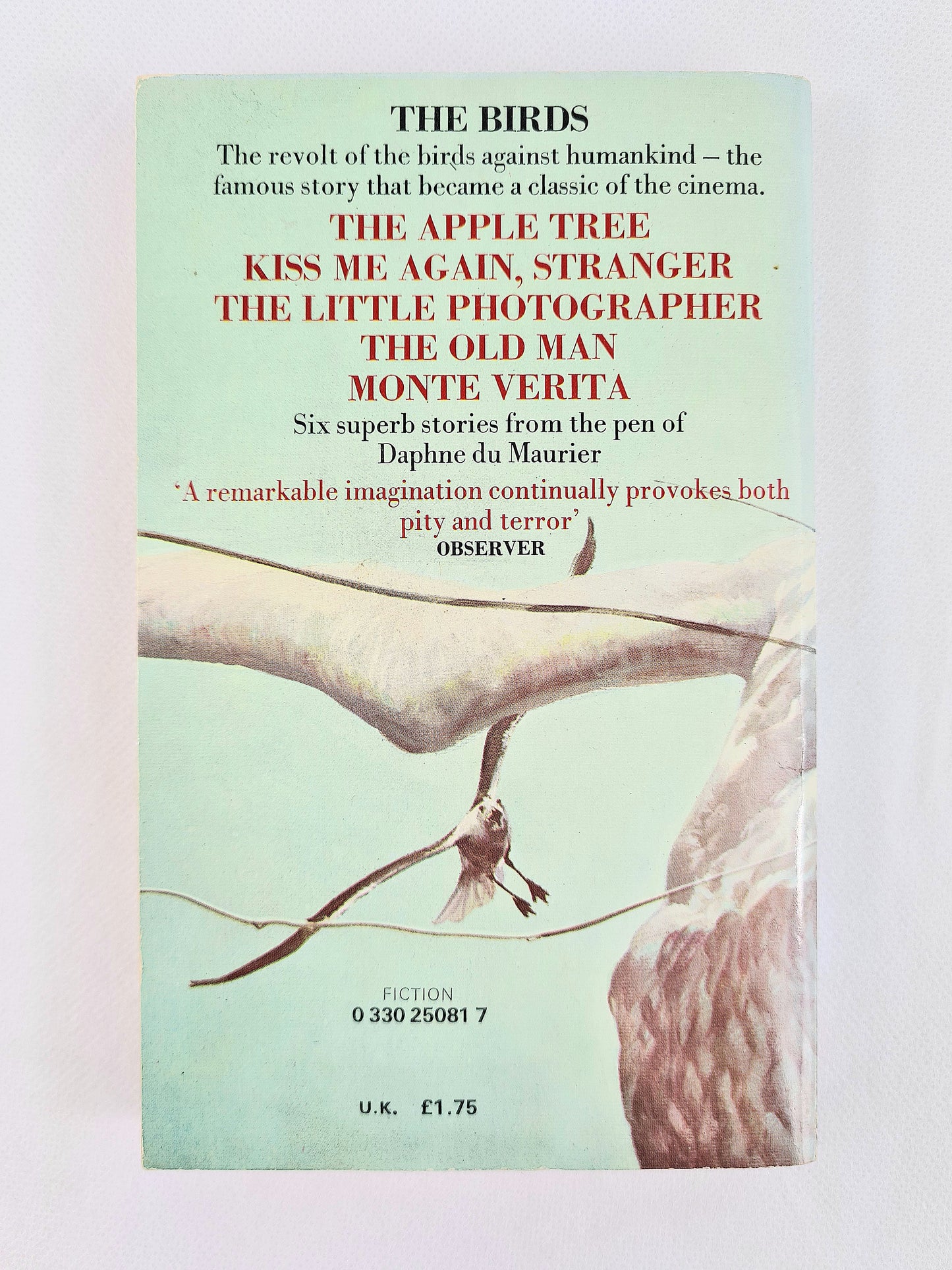 The Birds and other stories by Daphne du Maurier. Vintage paperback book