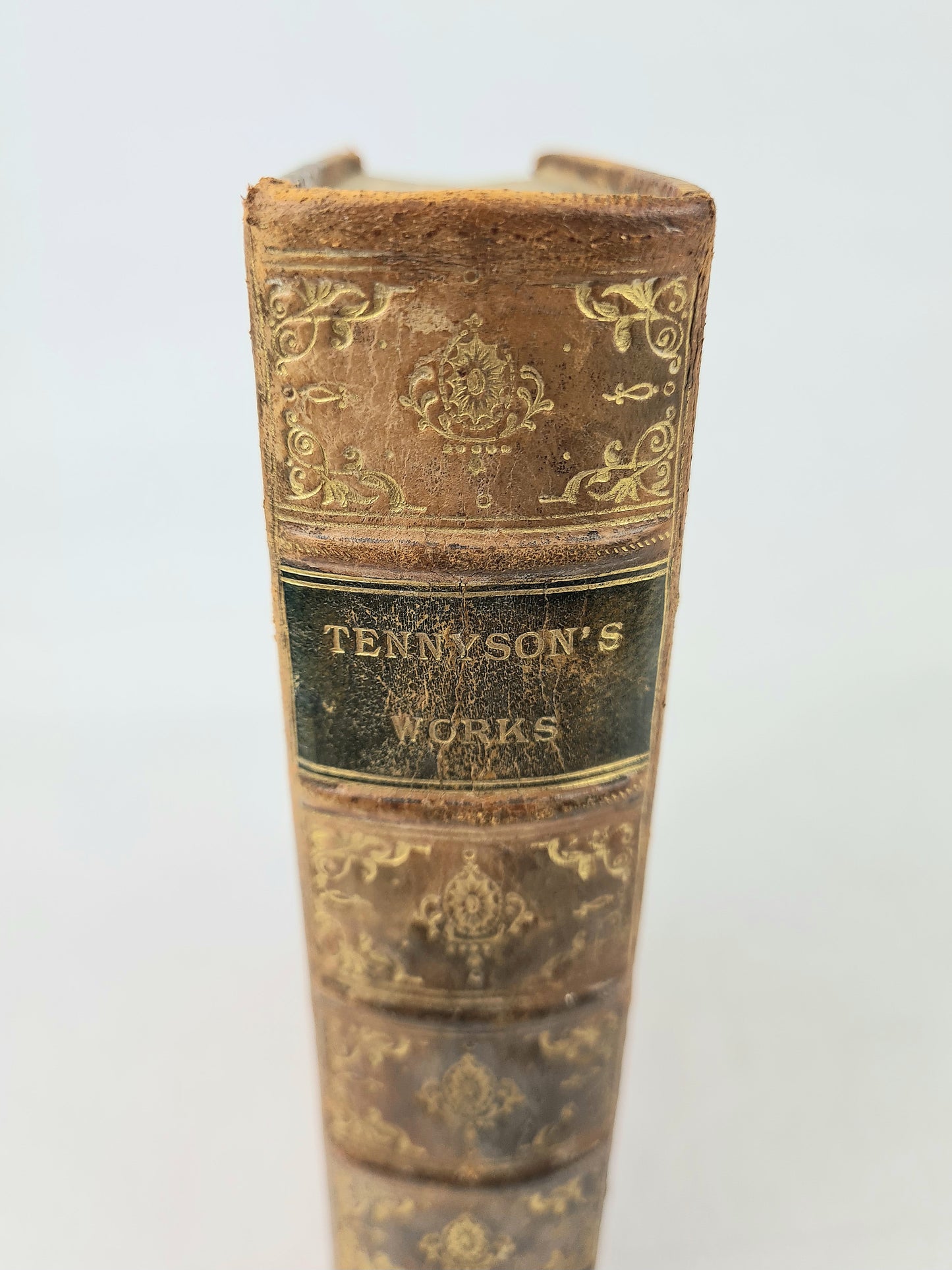 The Works Of Alfred Lord Tennyson. Antique leather-bound book. 1882