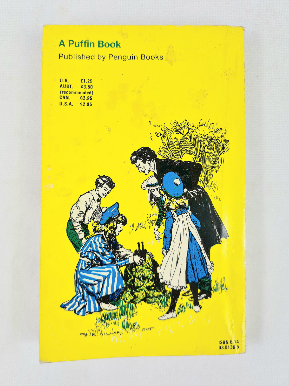The Story of the Amulet by E. Nesbit. Vintage children's book. Puffin publications