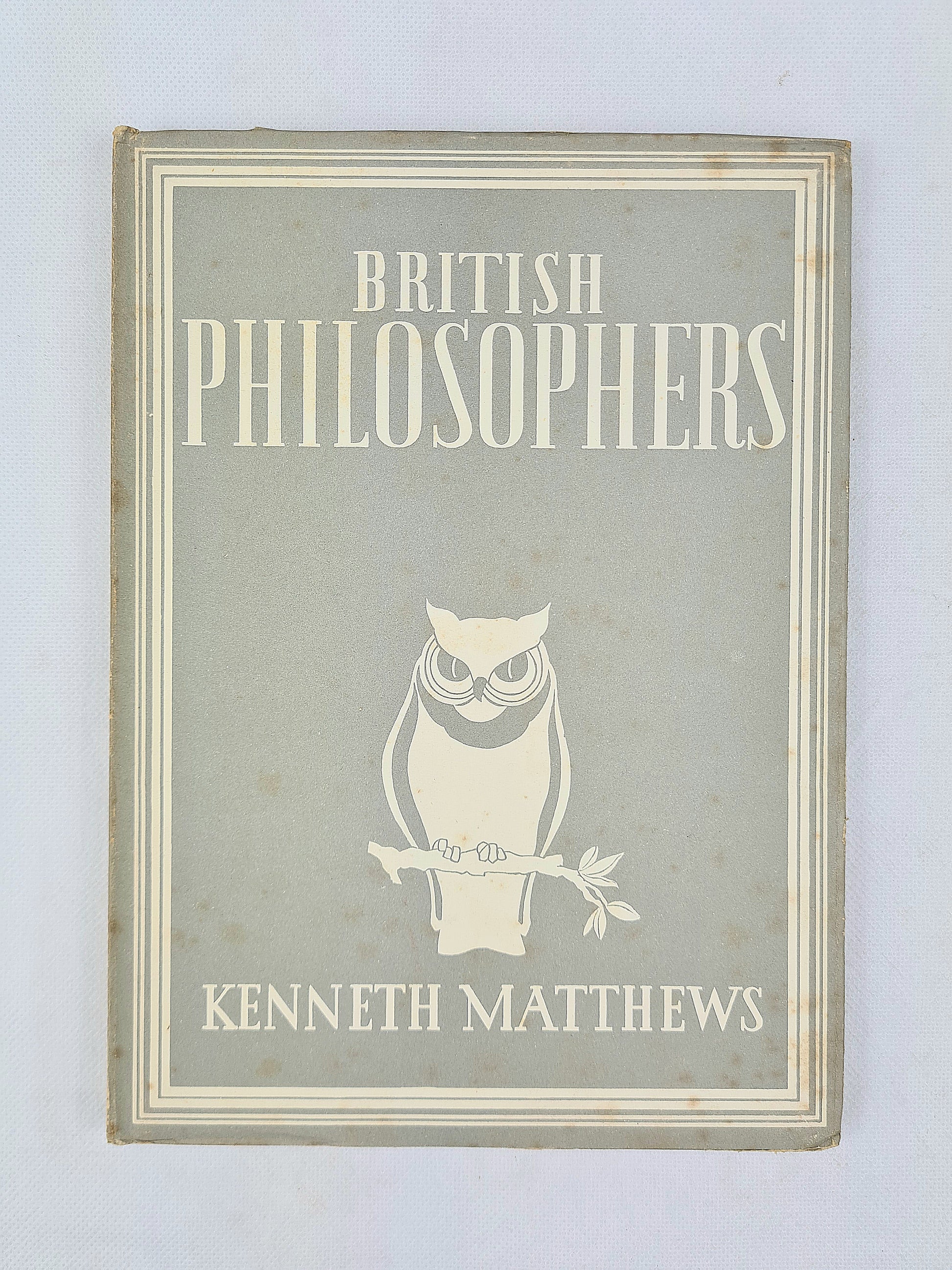 Book cover of 'British Philosophers' by Kenneth Matthews with an owl illustration on a white background.