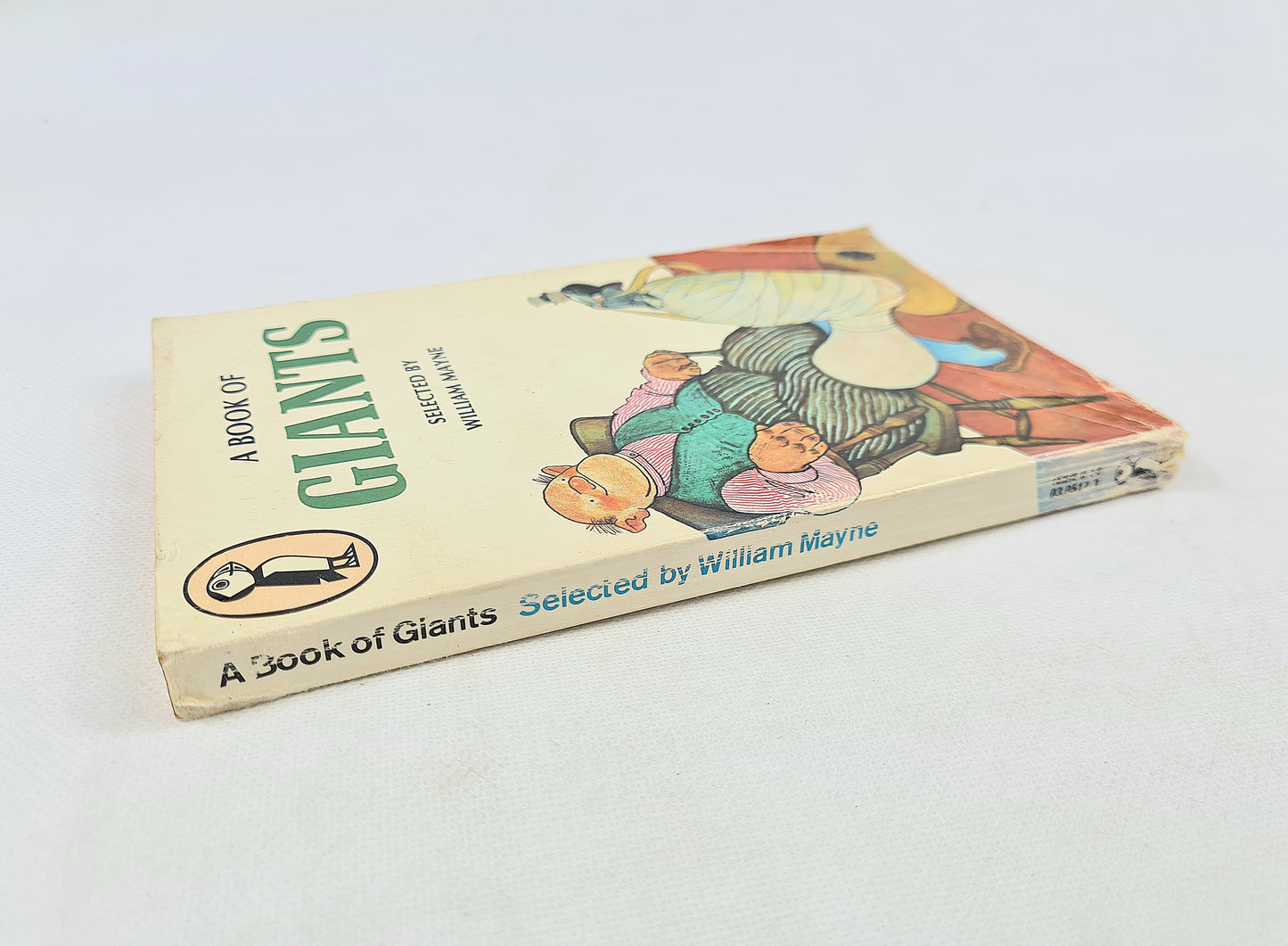 A Book of Giants. Arranged by William Mayne. Vintage childrens book.