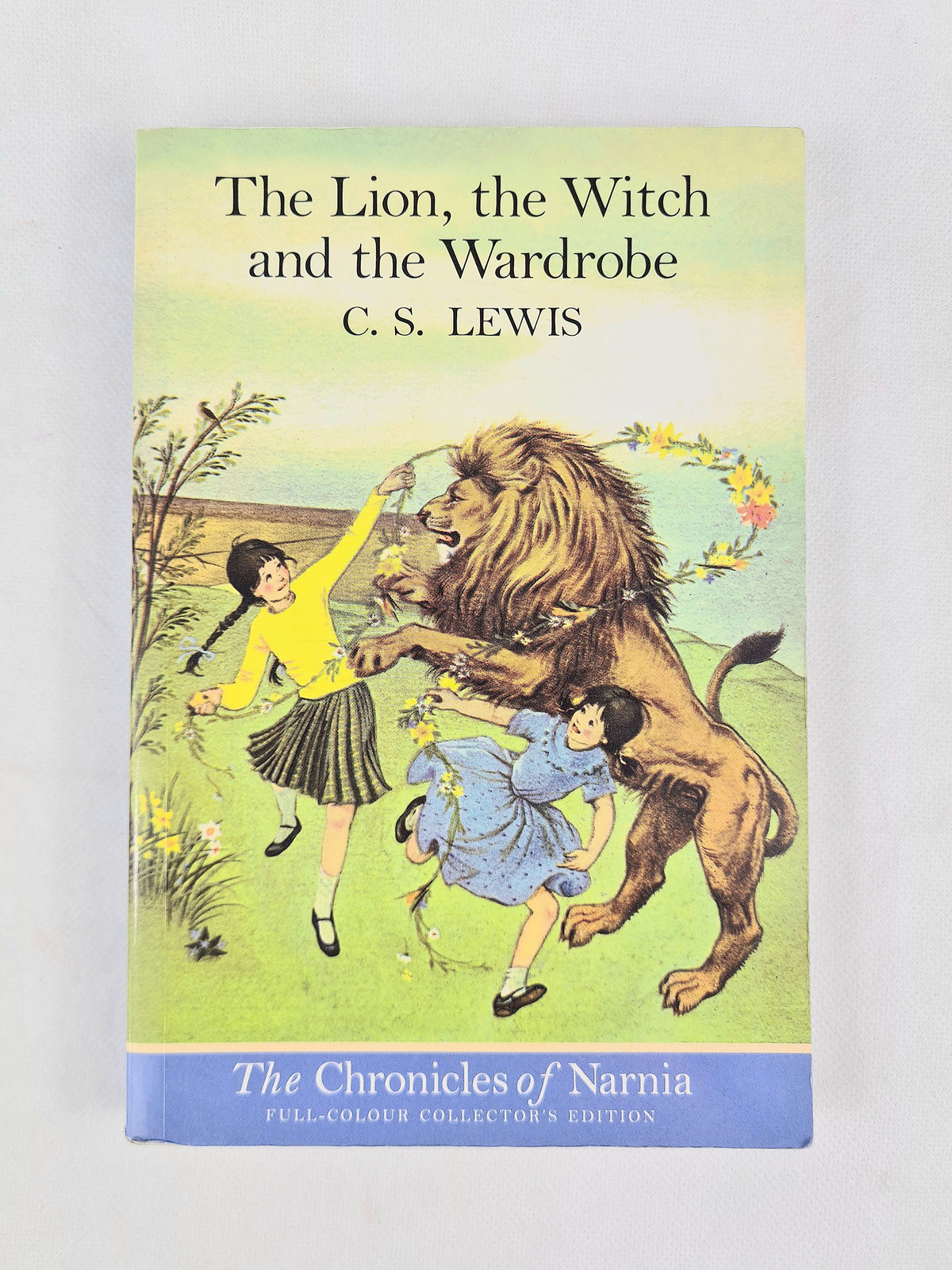 Vintage collectors edition of the lion the witch and the wardrobe