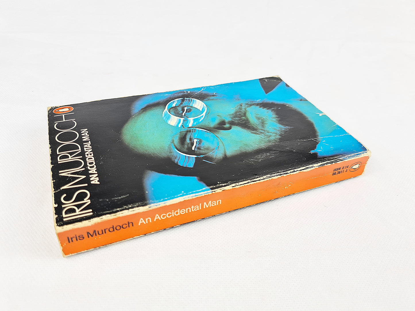 Iris Murdochs An Accidental Man, Penguin