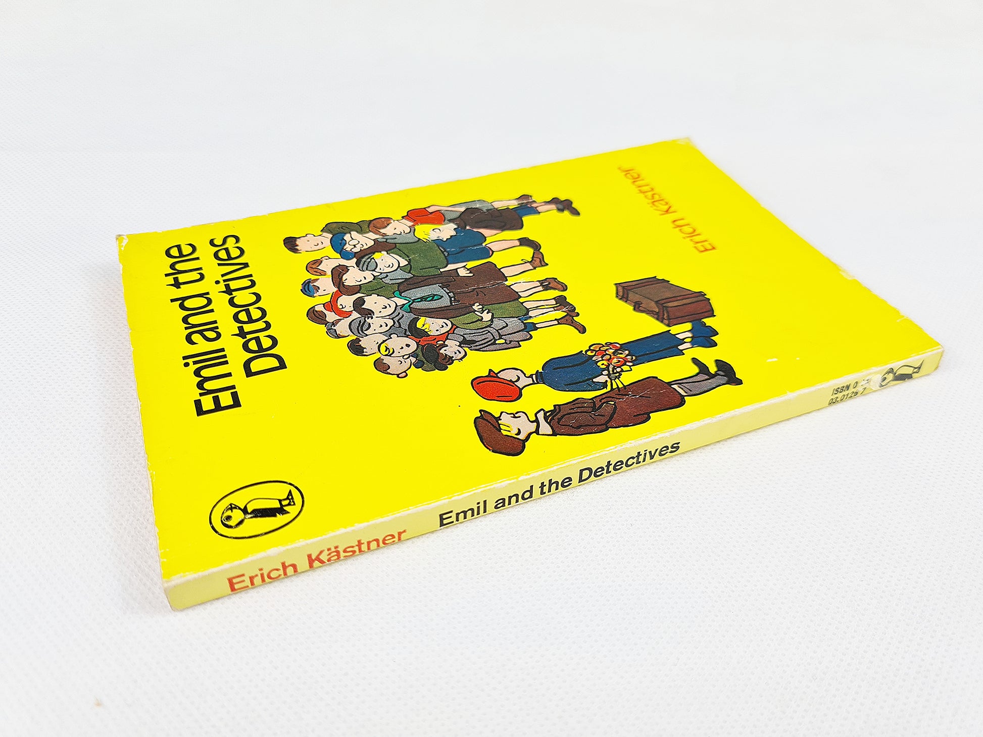 Old puffin book, emil and the Detectives 