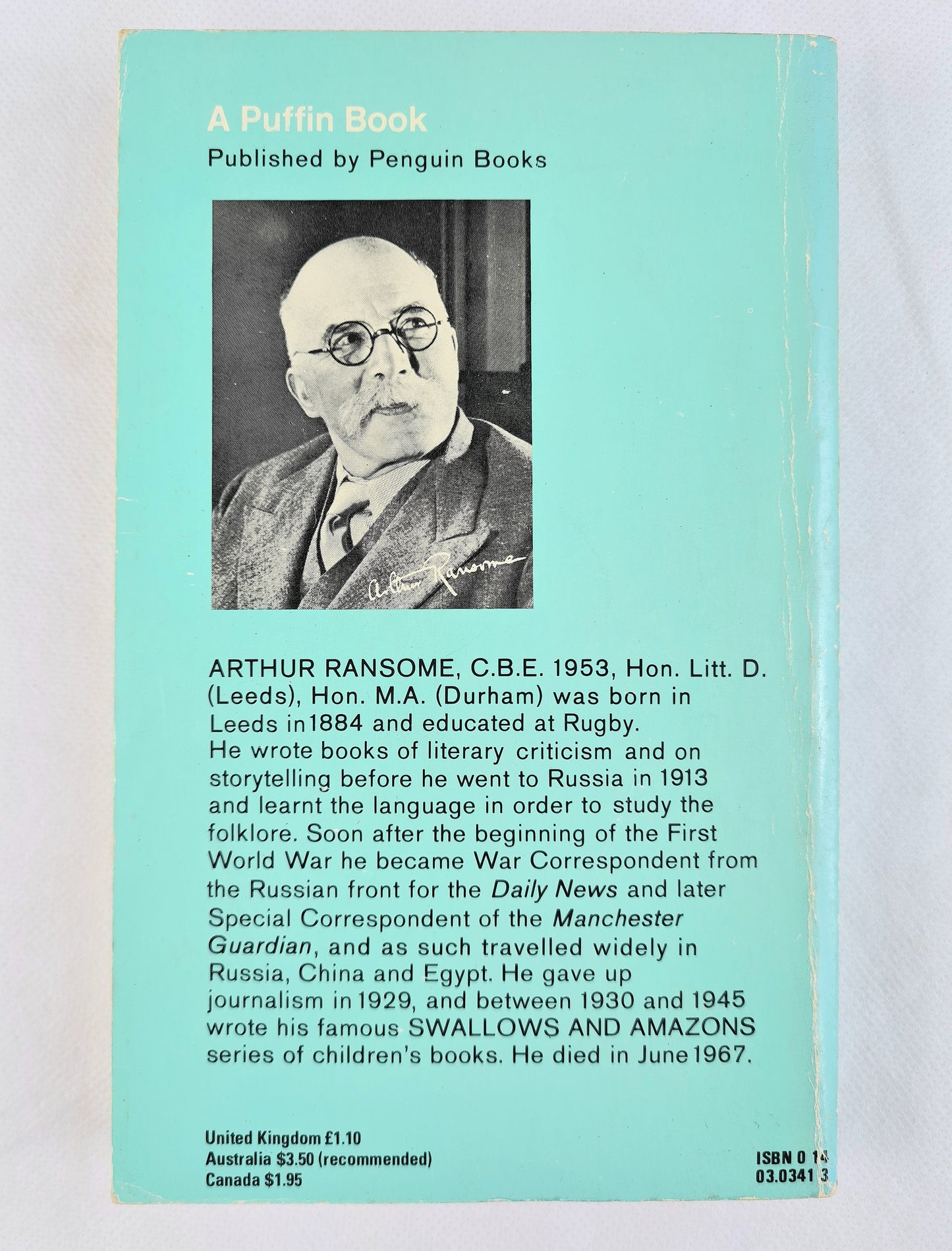 Winter Holiday bt Arthur Ransome. Vintage children's book. Puffin Books
